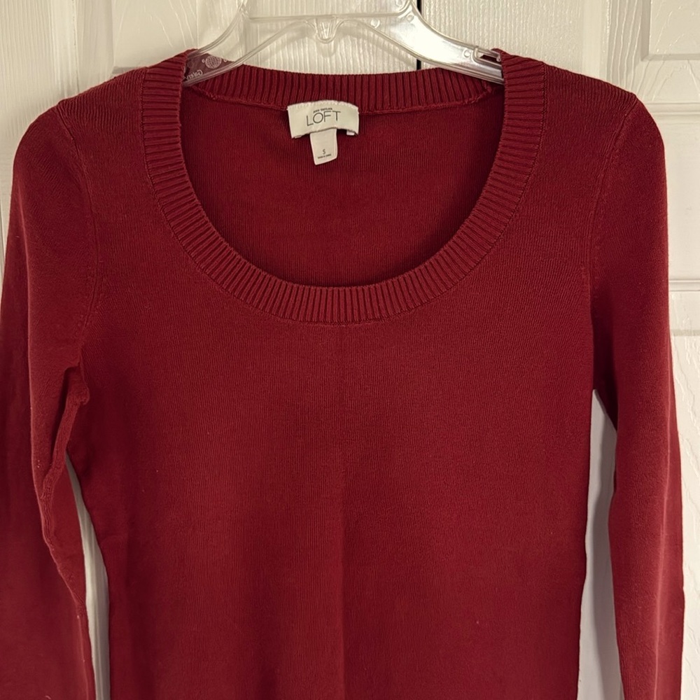 *Gently Worn* LOFT Cinnamon Colored Lightweight Scoop Neck Sweater - Size S